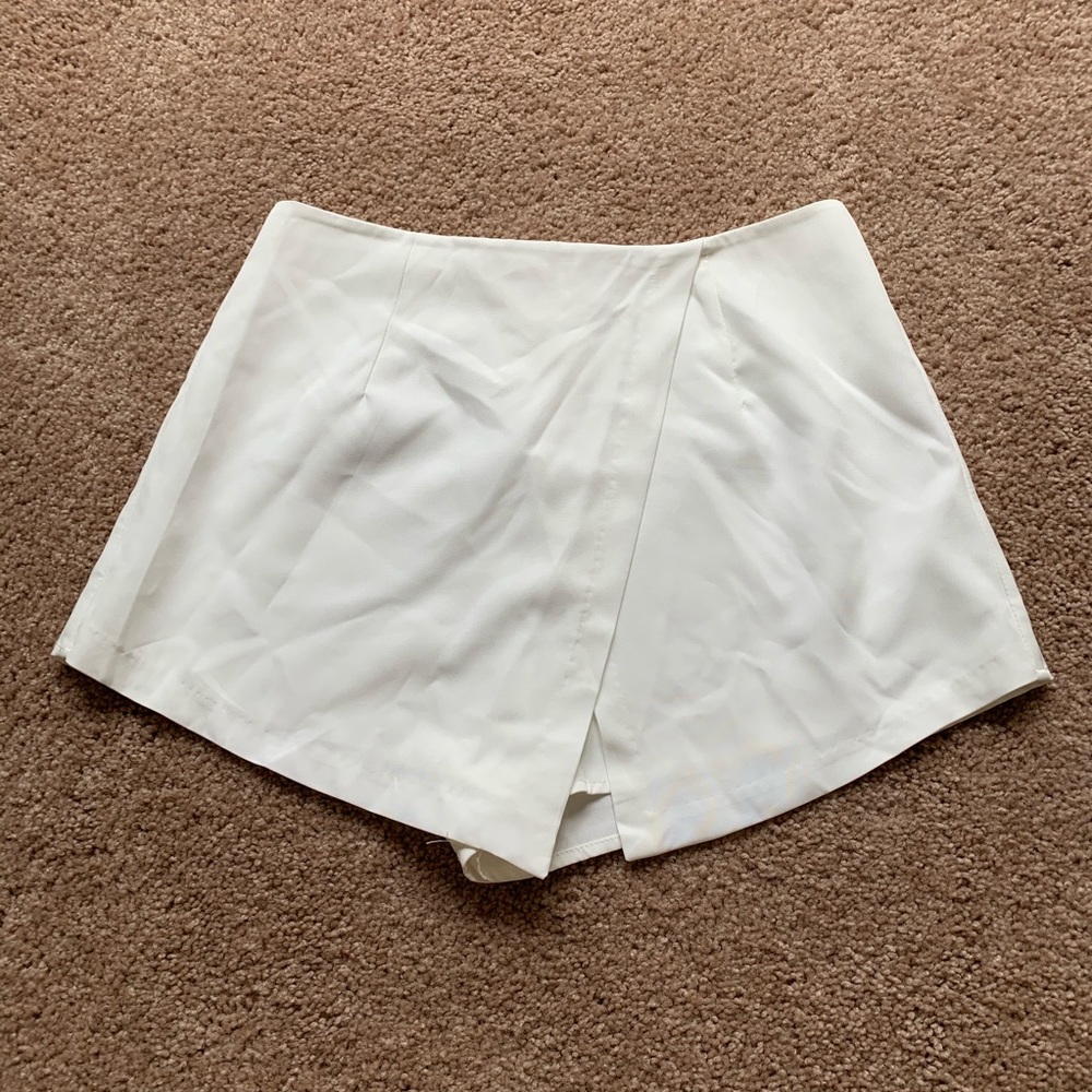 TOBI White Envelope Skort